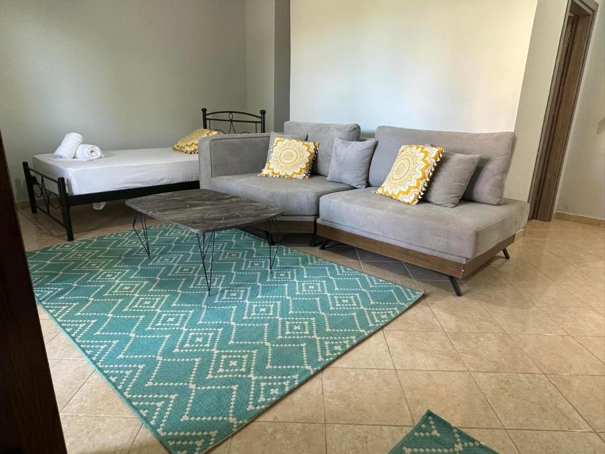 Apartment Lixourious